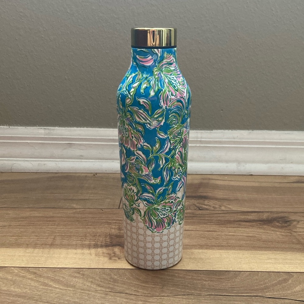 Lilly Pulitzer 18 ounce stainless steel water bottle